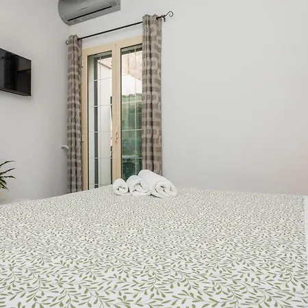 Casa Annunziata - *
